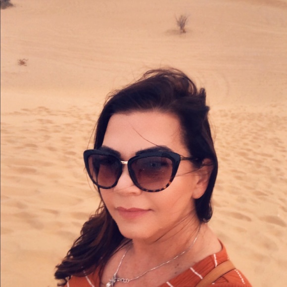 Meet your Posher, Jennifer - Picture 3 of 3